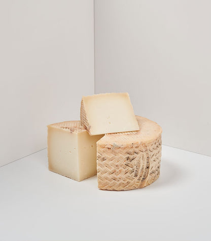 Queso de Cabra Curado (Leche Cruda)