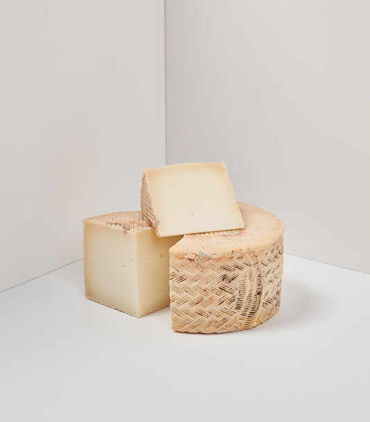 Queso de Cabra Curado (Leche Cruda)